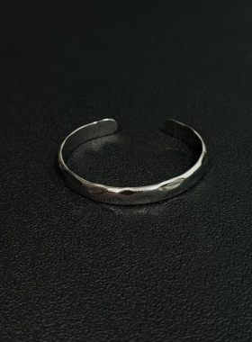 小心袖口 cleanfit原创流体锤纹手镯简约不规则活口手环男女配饰