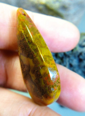 处理  鸡油黄草花 正宗宣化战国红玛瑙吊坠 微瑕25×43×10mm左右