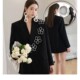 ການອອກແບບສີດໍາ retro pearl suit jacket ສໍາລັບແມ່ຍິງ trendy 2023 ລະດູຫນາວຊຸດເສື້ອວ່າງສະບາຍສໍາລັບແມ່ຍິງ 1106
