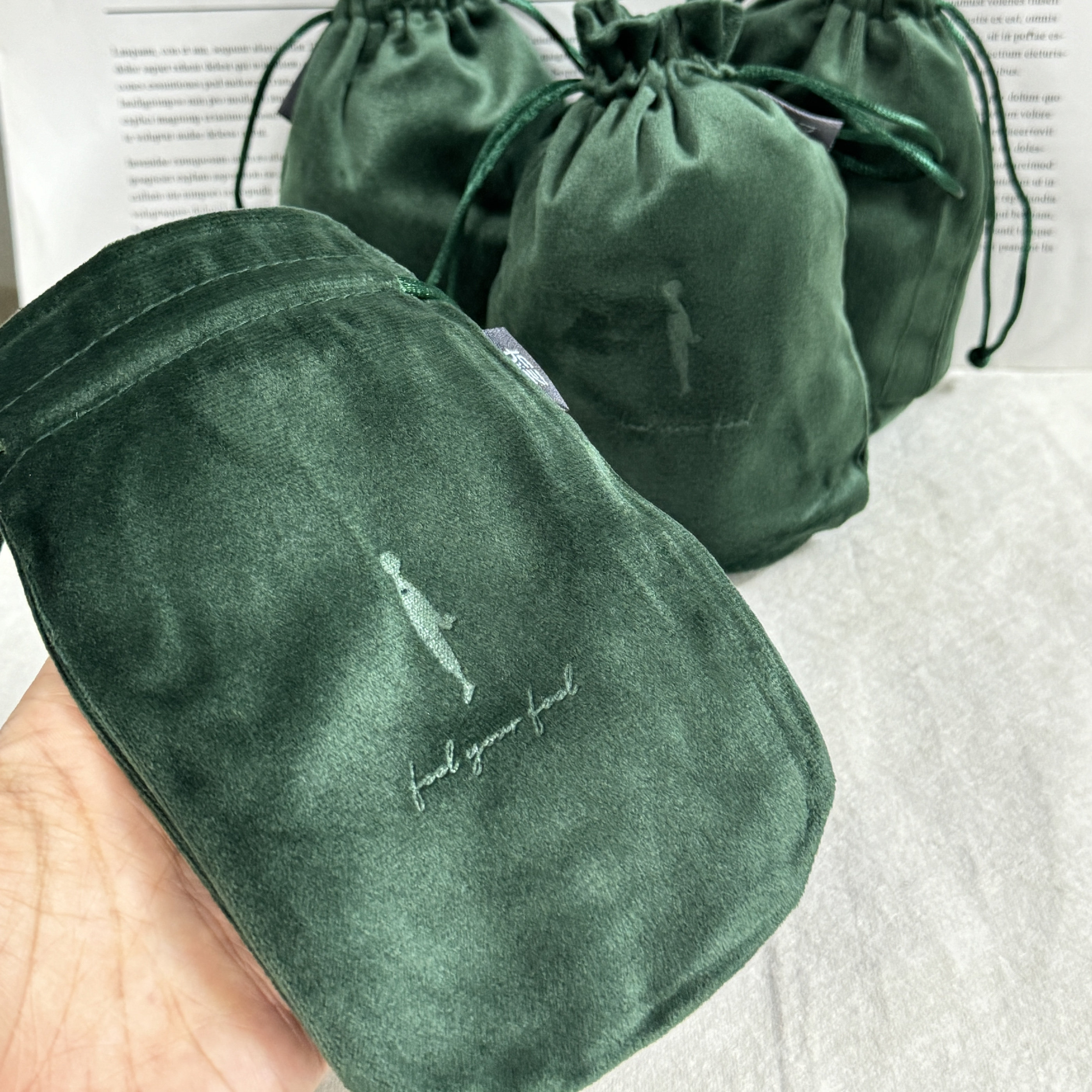 发5个 丽丝绒简约饰品收纳袋耳机配件绒布袋束绳袋数码小配件收纳