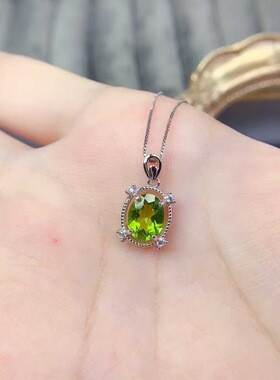 新款天然橄榄石吊坠925银镶嵌女简约时尚饰品礼物送女友