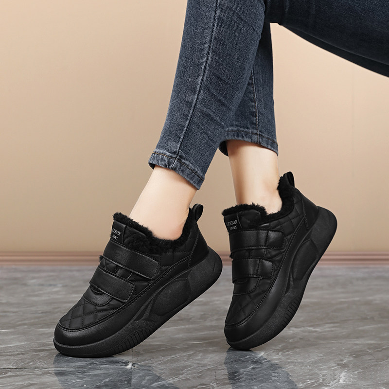 加绒皮面老北京布鞋女41大码2025新款冬季中老年人妈妈魔术贴棉鞋,淘宝优惠券,粉丝福利购,淘宝优惠卷