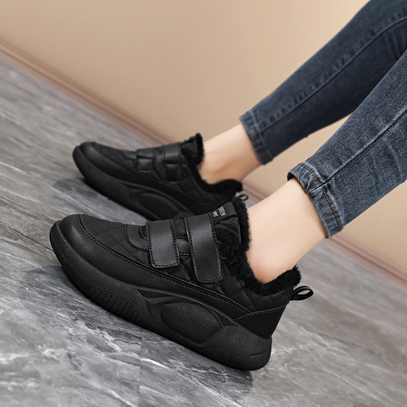 加绒皮面老北京布鞋女41大码2025新款冬季中老年人妈妈魔术贴棉鞋,淘宝优惠券,粉丝福利购,淘宝优惠卷