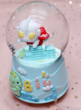 奥特曼水晶球飘雪旋转发光八音盒
