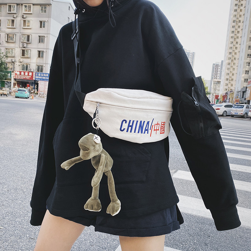 潮牌胸包男士ins超火日系小单肩包 满江红箱包男士包袋