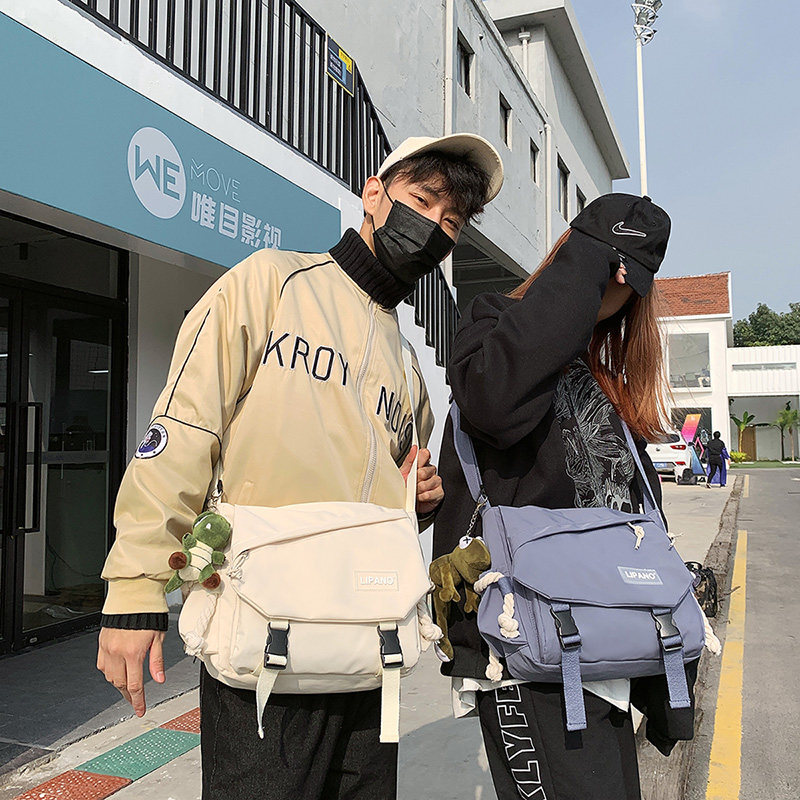 ins日系潮牌百搭学生单肩女斜挎包 满江红箱包男士包袋