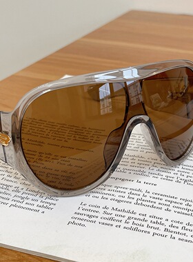 2026新款欧美翅膀造型连体片时尚墨镜女高级感出游个性太阳镜