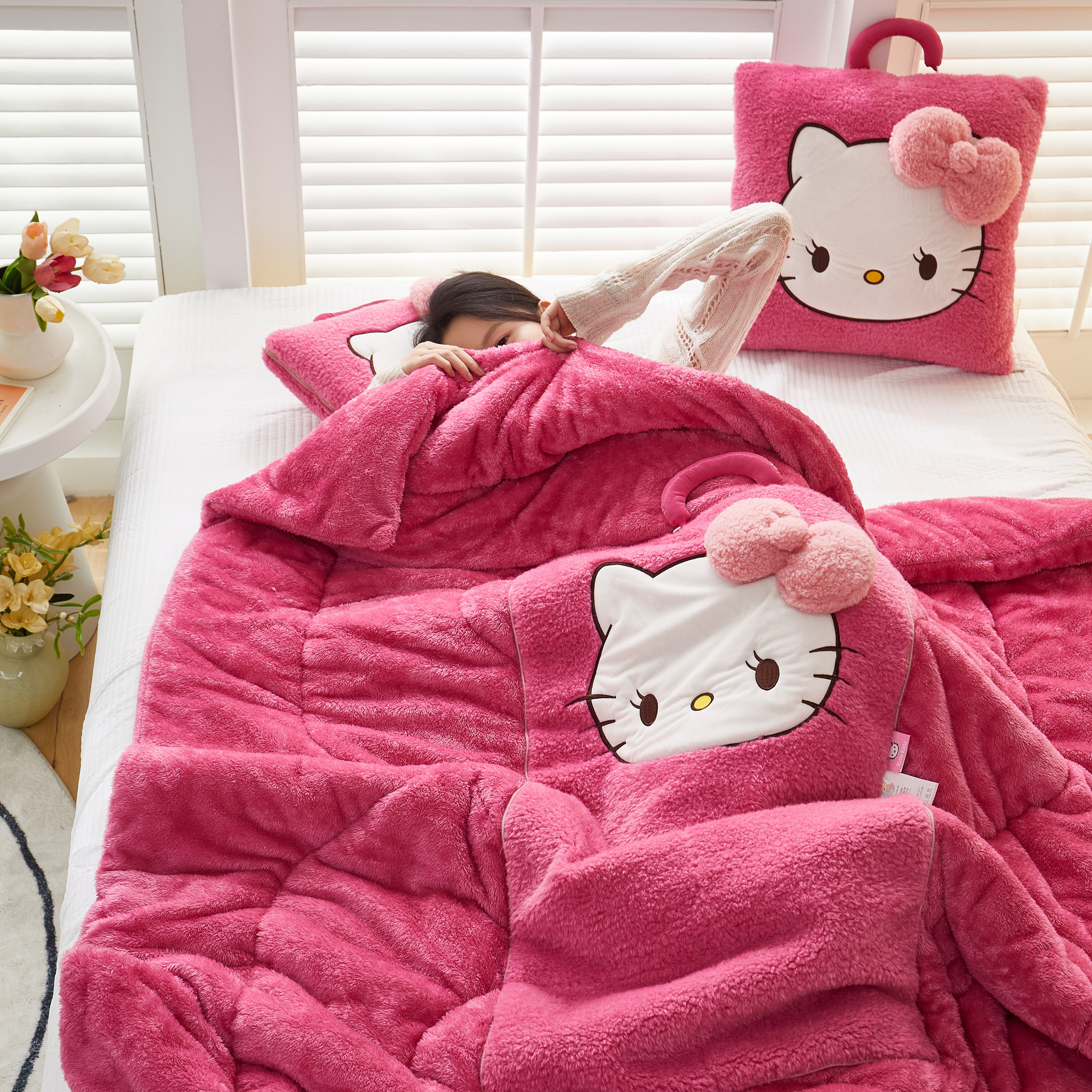 kt猫长绒抱枕被子两用加厚办公室午睡枕头被汽车靠垫盖毯二合一冬,淘宝优惠券,粉丝福利购,淘宝优惠卷