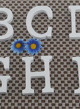 白色简约现代风婚庆拍摄道具摆件