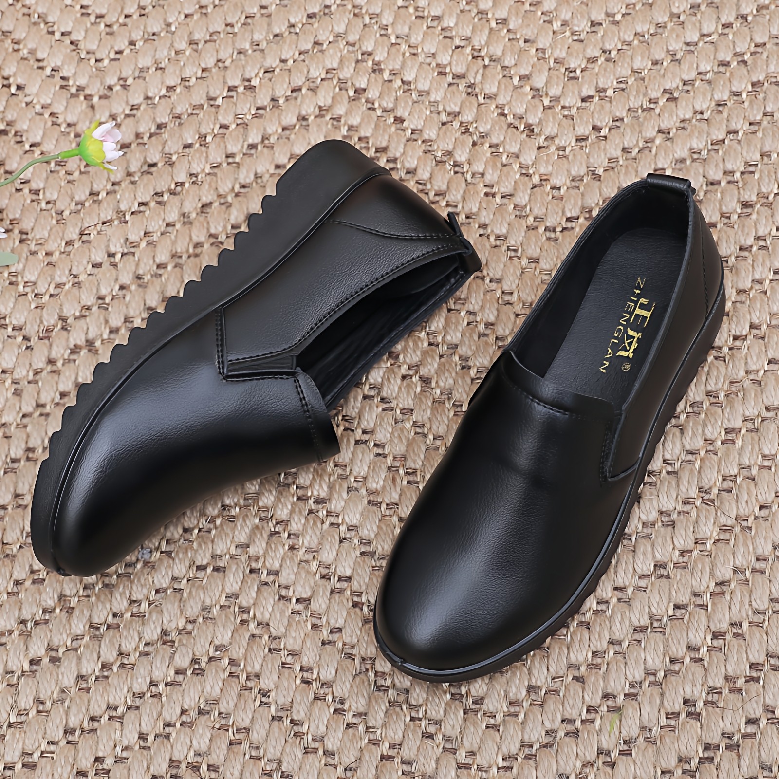 春秋黑色深口单鞋女平底套脚防滑妈妈鞋餐厅饭店通勤大码加绒皮鞋,淘宝优惠券,粉丝福利购,淘宝优惠卷