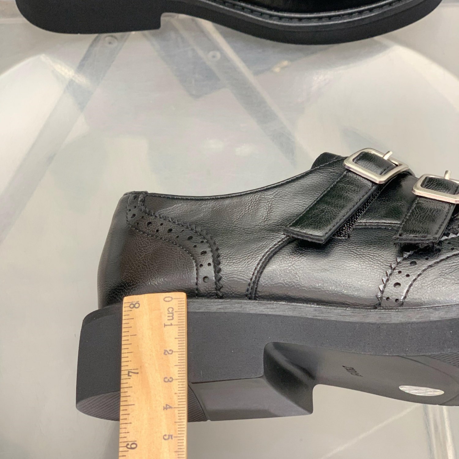 英伦风厚底布洛克鞋女2026年春季新款乐福鞋皮带扣雕花复古小皮鞋,淘宝优惠券,粉丝福利购,淘宝优惠卷