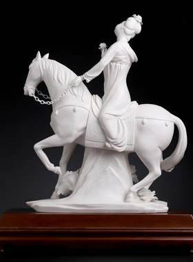 东方泥土《贵妃踏青》陶瓷摆件