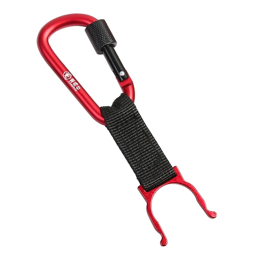 Пряжка для бутылки с водой на открытом воздухе