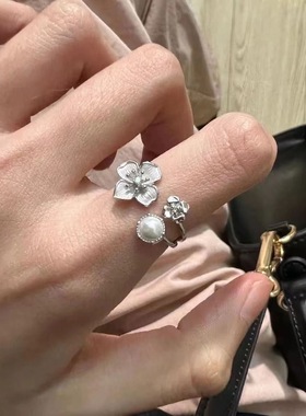 珍珠拉丝花朵戒指女ins小众设计感开口可调节花朵指环2025新款潮