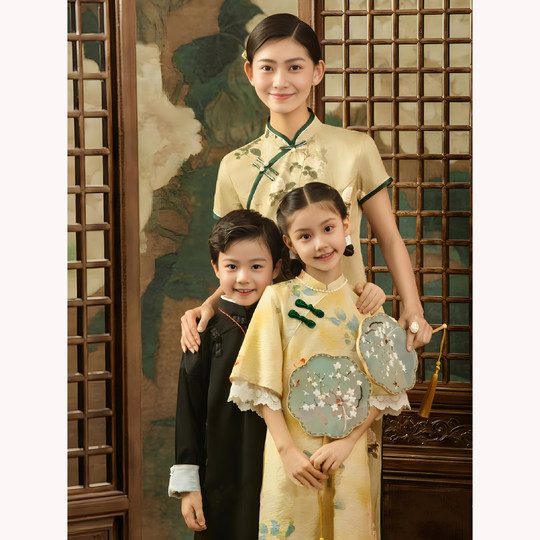 新款全家福主题摄影服家庭装一家六口影楼亲子装中国风艺术照旗袍