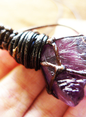 貔貅阁珠宝天然大颗糖果墨紫萤石原石八面体蜡绳编织网兜异域风吊