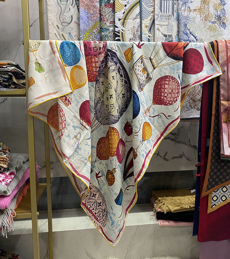  神秘女孩围巾/丝巾/披肩