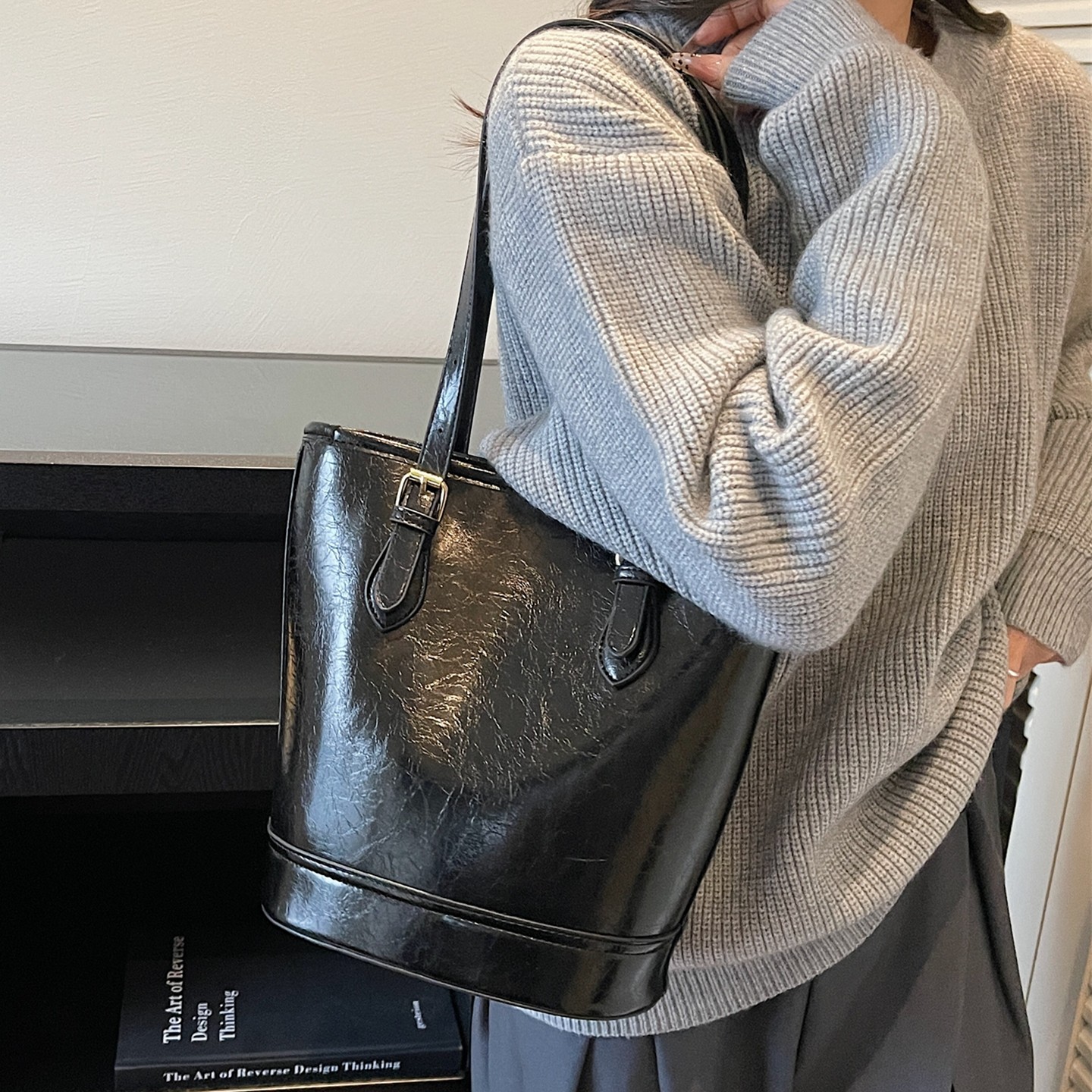 【有拉链贴袋】高级感大容量水桶包女2025新款复古简约通勤单肩包,淘宝优惠券,粉丝福利购,淘宝优惠卷