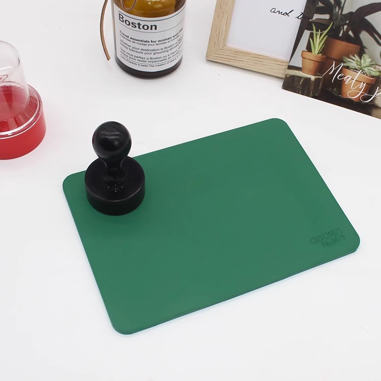 得力印章垫盖章垫印台垫软印章垫盖章垫子方形软胶印垫财务用加厚印章垫板敲章垫垫板会计银行便携胶皮橡胶垫 - 图2