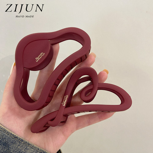 法式酒红色爱心抓夹磨砂大号盘发鲨鱼夹子复古红金标发量多发卡 - 图2