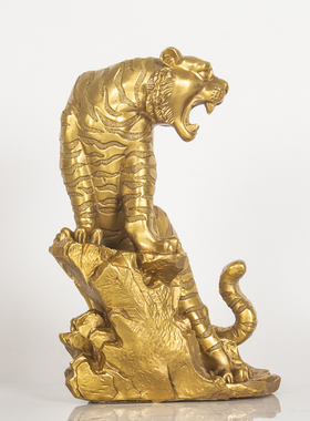 纯黄铜上山老虎摆件十二生肖虎吉祥物客厅办公室装饰虎啸山河工艺