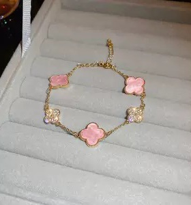 锆石花朵手链天然贝壳手串设计感简约气质轻奢手饰2026新款