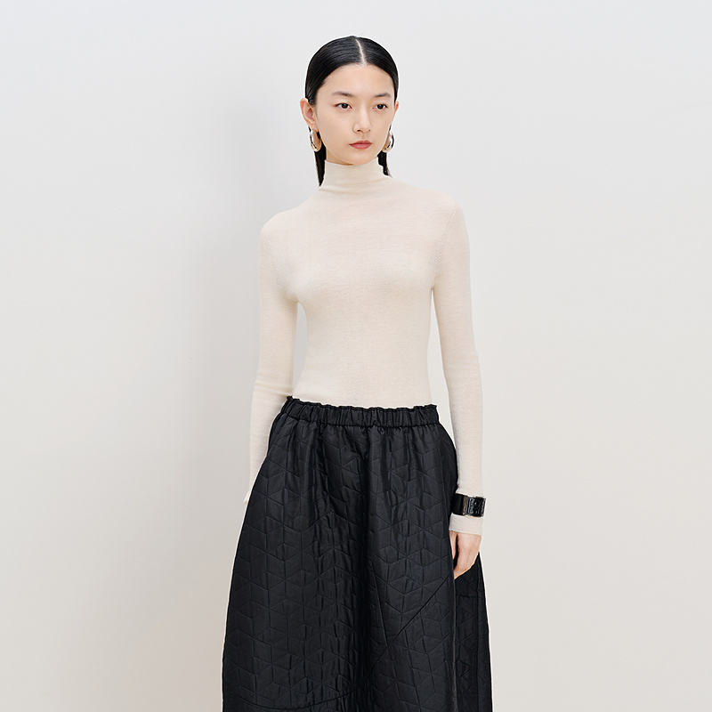 【无缝针织】AUM噢姆冬季羊毛针织打底衫修身长袖半高领上衣女款 - 图2