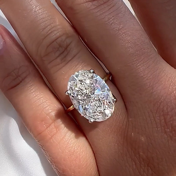 Women's S925 Simple Ring Personalized Pigeon Egg Oval Diamond