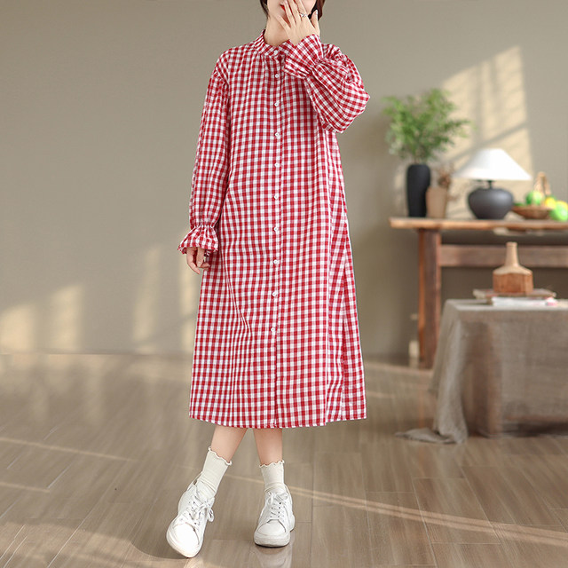 Sweet and girly red plaid skirt for age-reducing shirt skirt