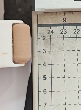 DSCAIYi迪斯采译水润凝脂滚轮BB霜真珠美学滚轮平替款带刷头