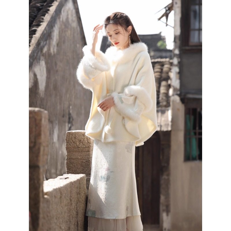 秋冬女气质赫本风小个子中长款白色毛领大衣小香风斗篷披肩外套,淘宝优惠券,粉丝福利购,淘宝优惠卷