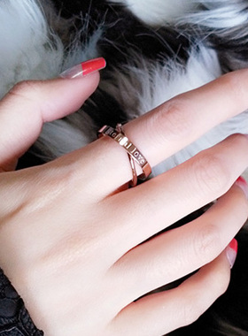 双环相扣交叉戒指简约钛钢镀18K