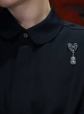 琦凡珠宝英式古典S925银小众复古优雅马克赛石蝴蝶结小提琴胸针