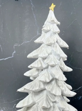 外贸圣诞节装饰品白色树脂圣诞树摆件场景节日布置