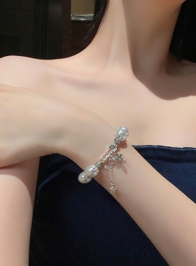 “少女心事”别针蝴蝶结十字架流苏手链高级感百搭千金风珍珠手串