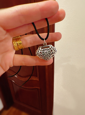 泰银复古长命锁S925通体纯银约5.3g吊坠短款锁骨项链镂空银锁浮雕