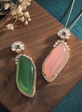 2021国潮新品配饰天然冰种玉髓阳绿无事牌叶子项链男女玉佩挂件