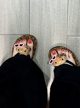 红色显白脚穿戴式美甲