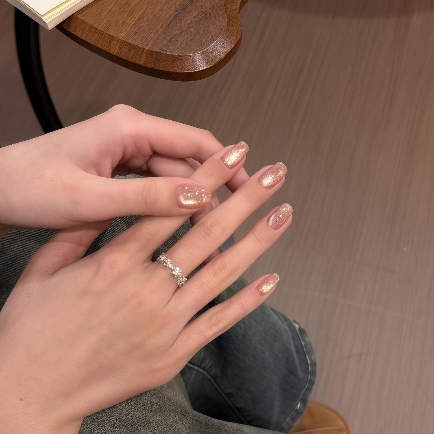 手工秋冬显白金灿灿发财金色玻璃珠猫眼美甲穿戴甲短款2026高级感,淘宝优惠券,粉丝福利购,淘宝优惠卷