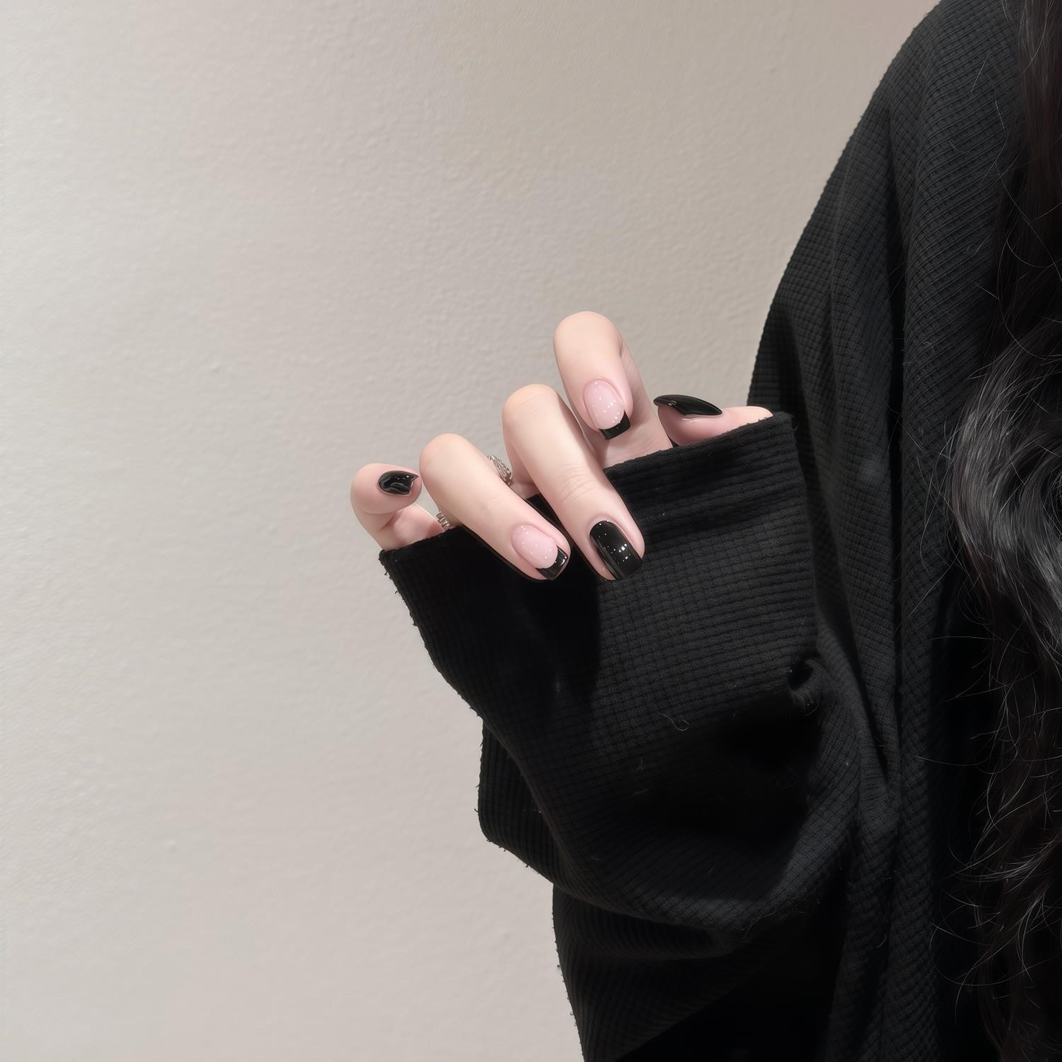 手工美甲穿戴甲黑色甜酷短款法式指甲贴片2025新款夏天轻奢高级感,淘宝优惠券,粉丝福利购,淘宝优惠卷