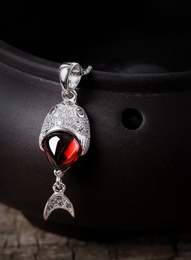 s925纯银石榴石锁骨链女年年有鱼