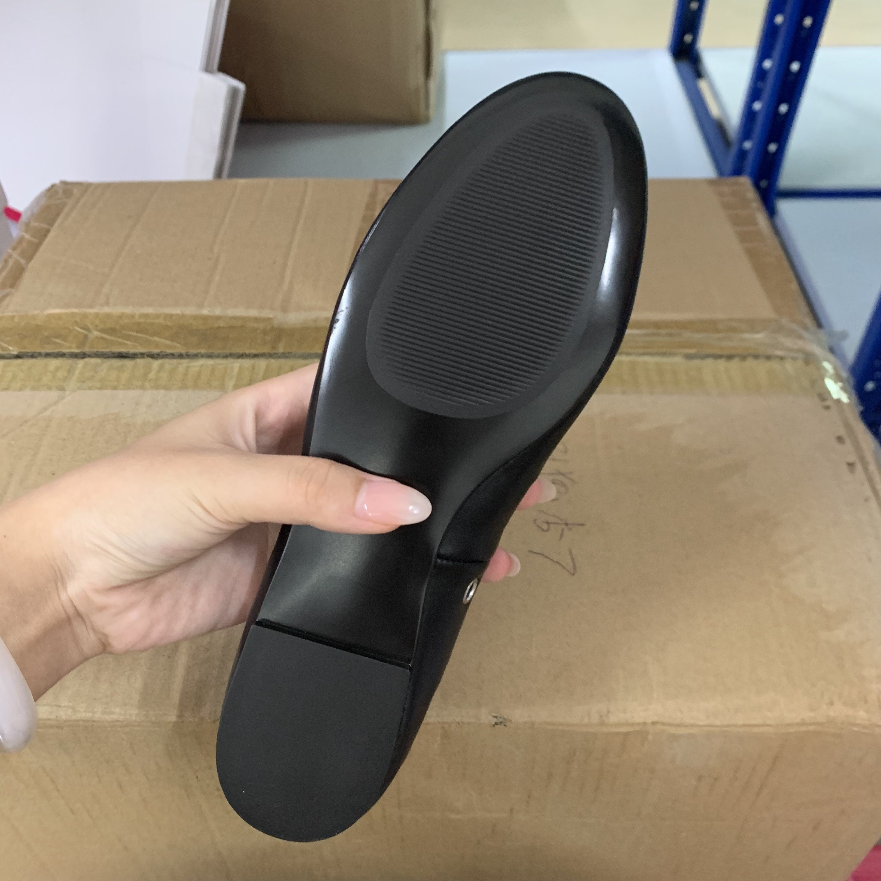 外贸原单女鞋圆头铆钉镂空平底单鞋女浅口一脚蹬时尚女单鞋,淘宝优惠券,粉丝福利购,淘宝优惠卷