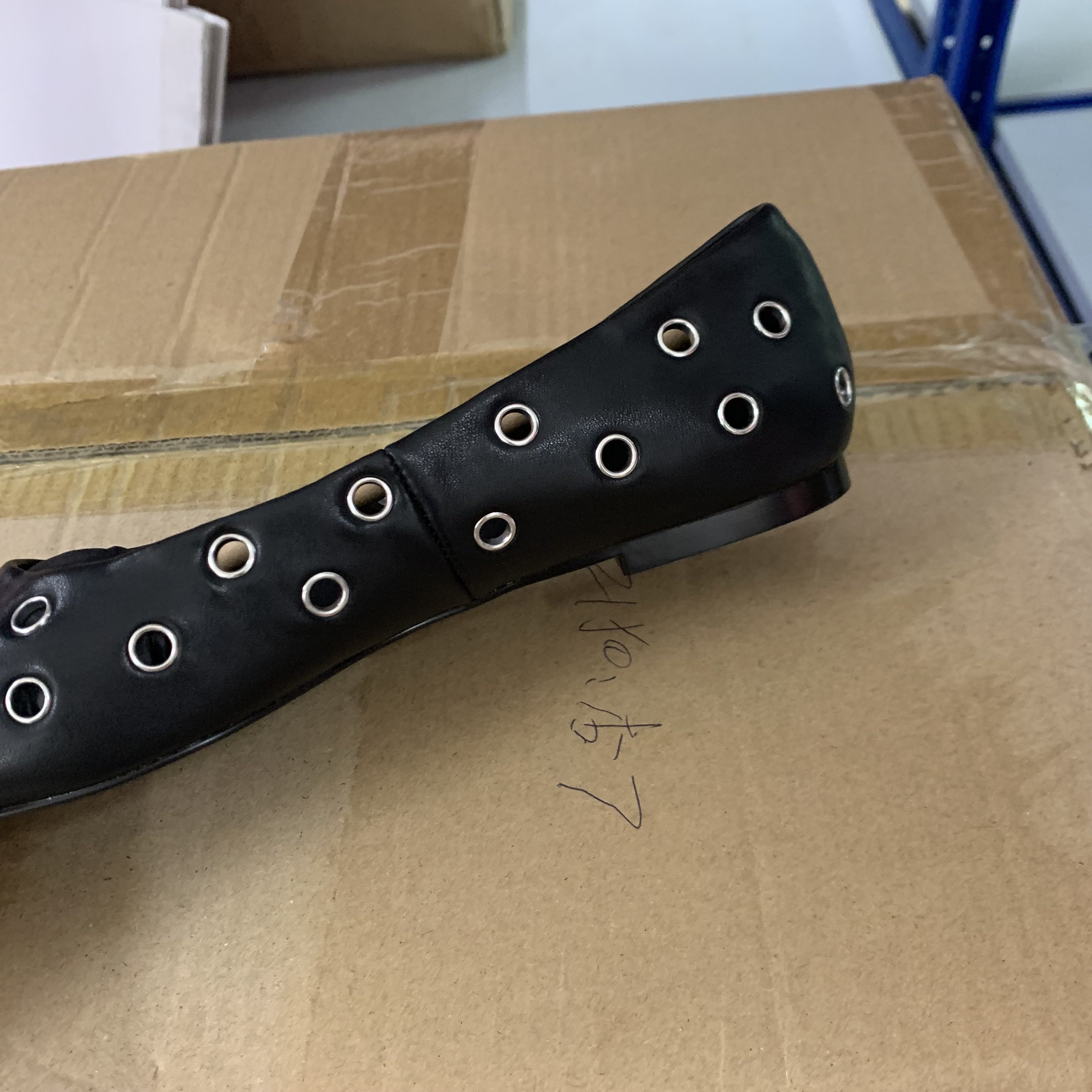 外贸原单女鞋圆头铆钉镂空平底单鞋女浅口一脚蹬时尚女单鞋,淘宝优惠券,粉丝福利购,淘宝优惠卷