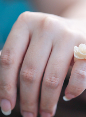 天然整圈雕花丁香羊角戒指