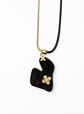 CHERIENIU檀木金色四叶花朵项链