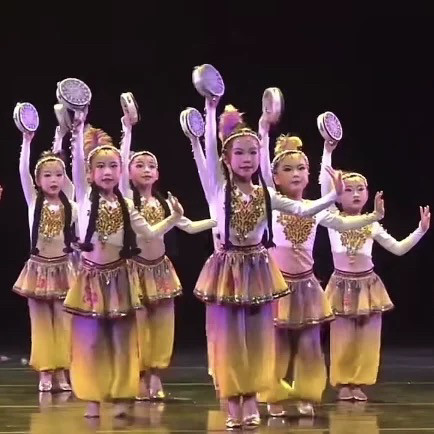 叫我小娜扎儿童新疆舞演出服手鼓舞维吾尔族舞蹈铃铛少女演出服装 - 图1