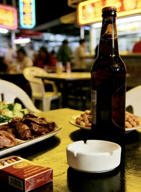 陶瓷外贸批发圆形收纳家用饭店酒店餐厅白色烟盅烟灰缸高级感