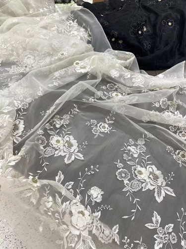 6姆米真丝欧根纱底手工钉珠重工立体绣马甲衬衫防晒衣连衣裙面料 - 图1