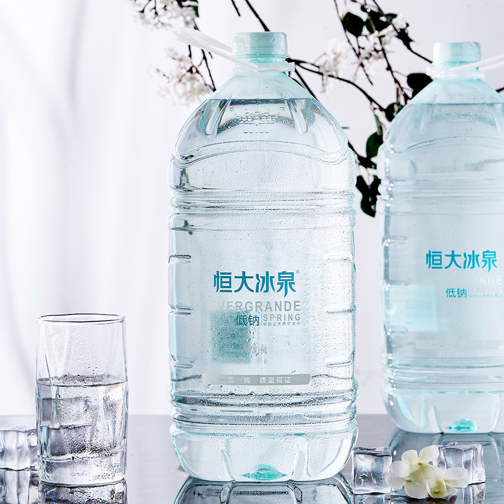 恒大冰泉低钠天然矿泉水大桶饮用水纯净水4L*4瓶*2箱-图0