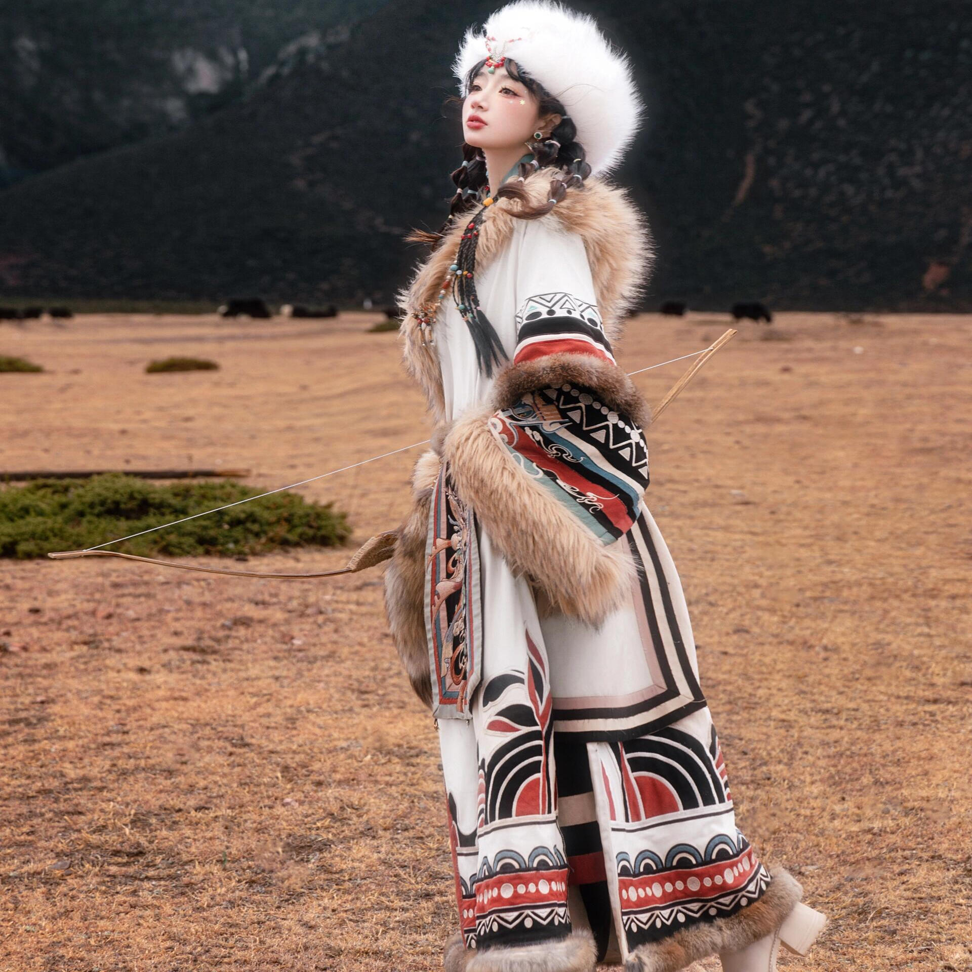 爆款藏服阿藏哥秋冬毛领藏袍藏族服饰写真西藏服装旅拍古风摄影服 - 图2